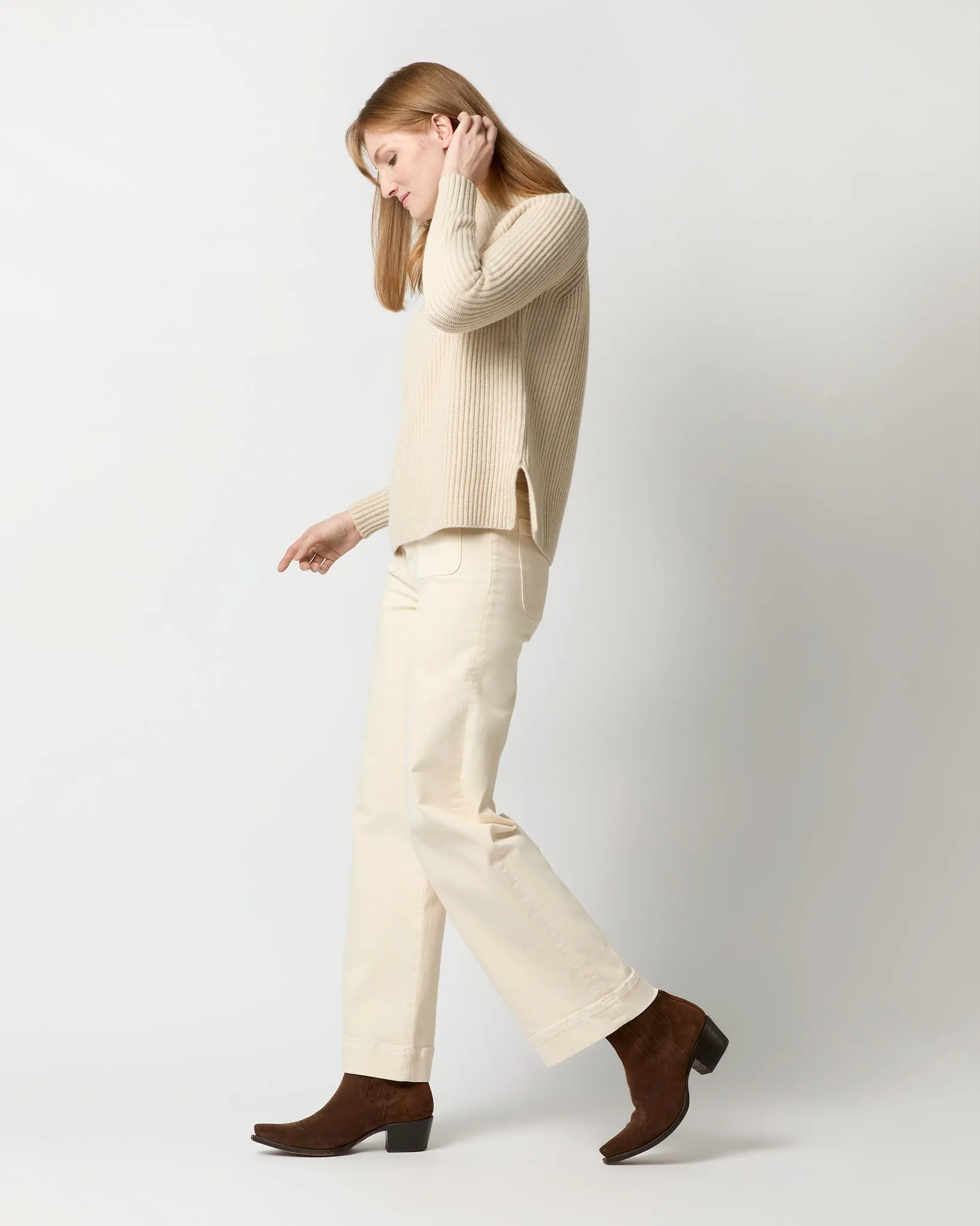 Dana Shaker-Stitch Turtleneck Sweater in Wheat Cashmere