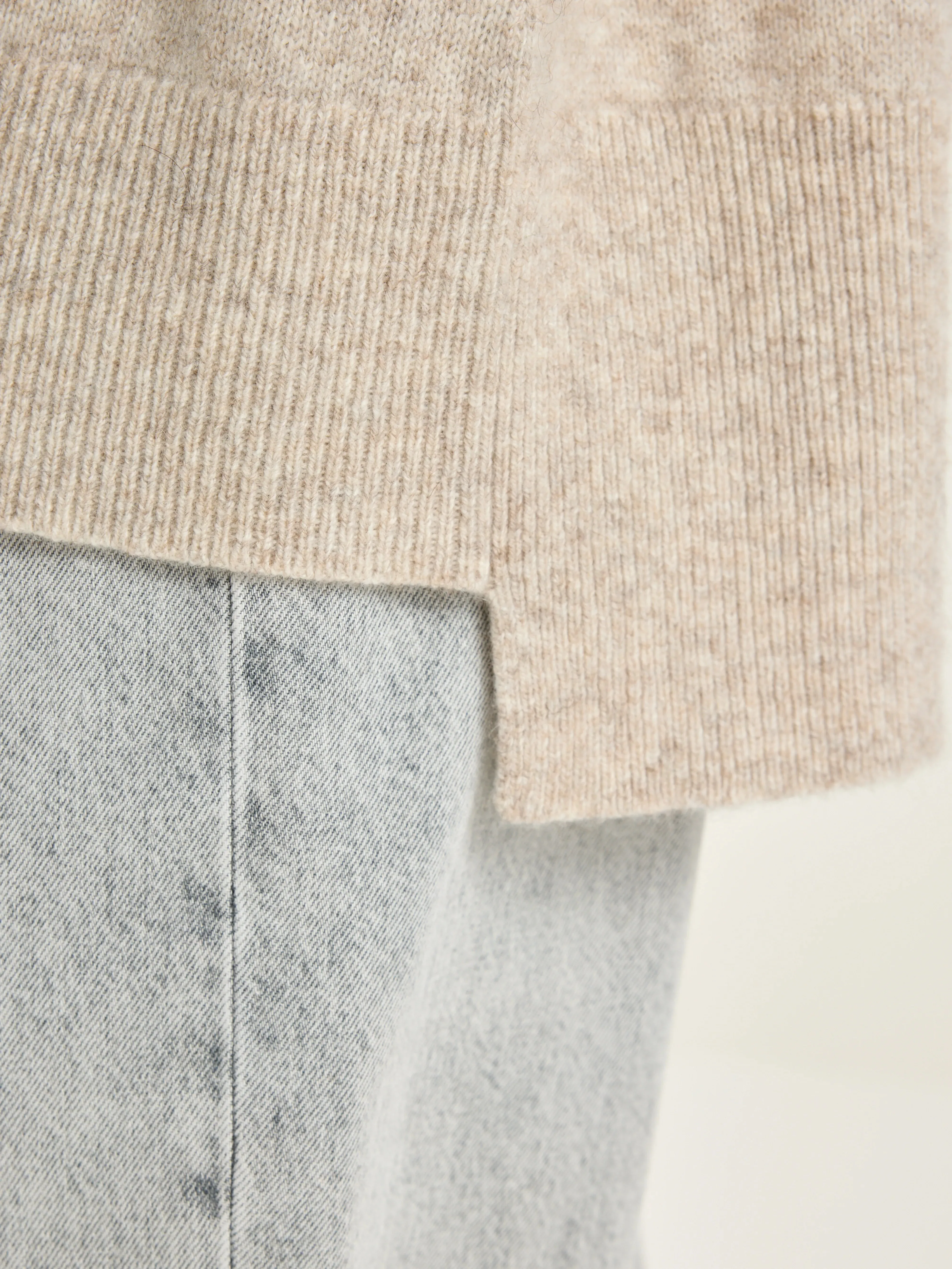 Ganzi turtleneck sweater (242 / W / OYSTER)