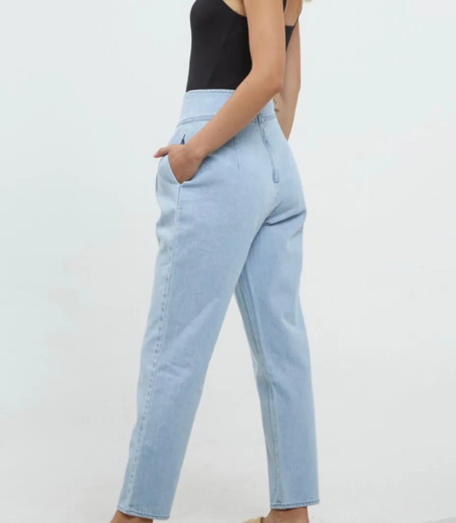 High waisted pink tuck denim pant